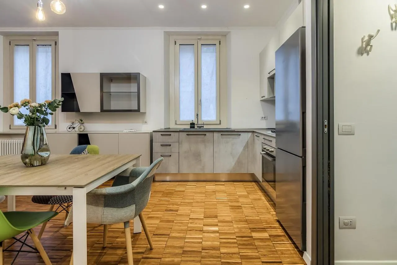 Beplace Apartments In Isola Milan Italy