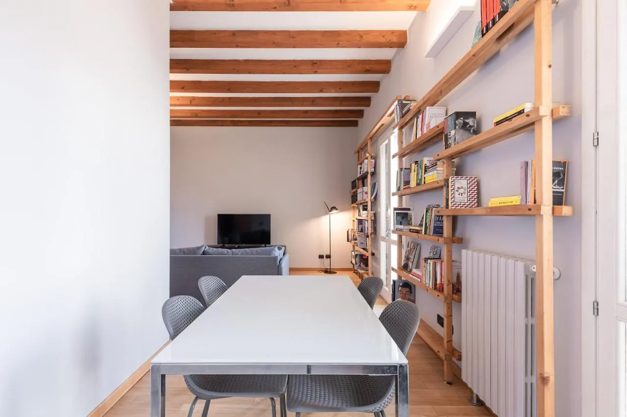 Beplace Apartments In Isola Milan
