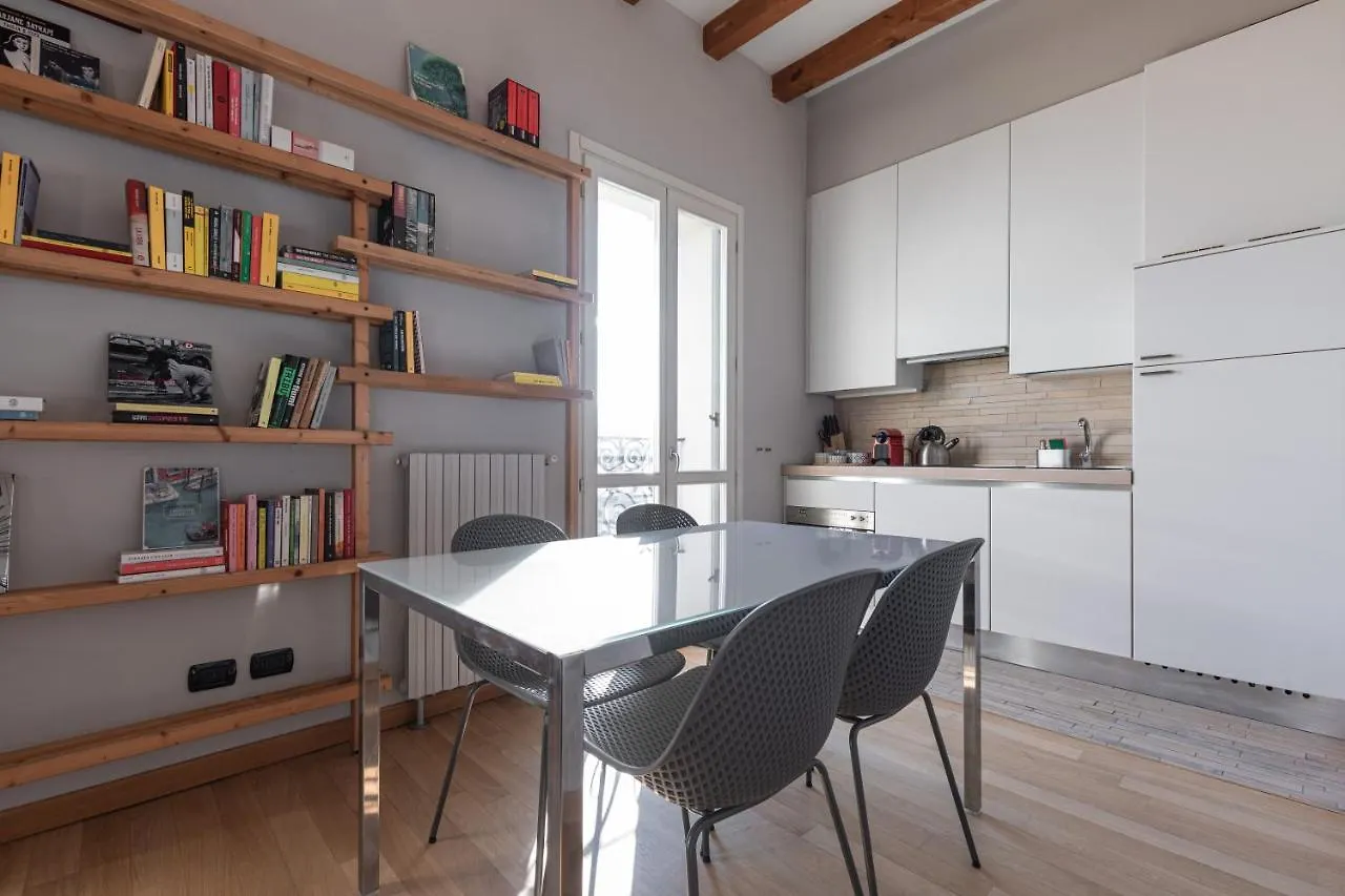 Beplace Apartments In Isola Milan