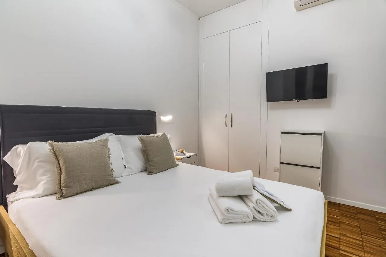 Beplace Apartments In Isola Milan 0*,