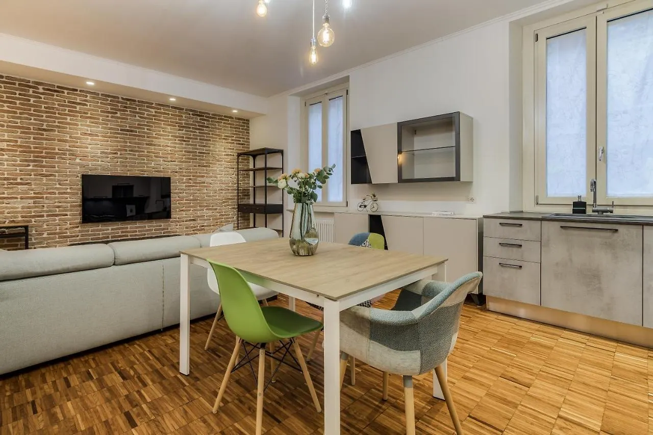 Beplace Apartments In Isola Milan