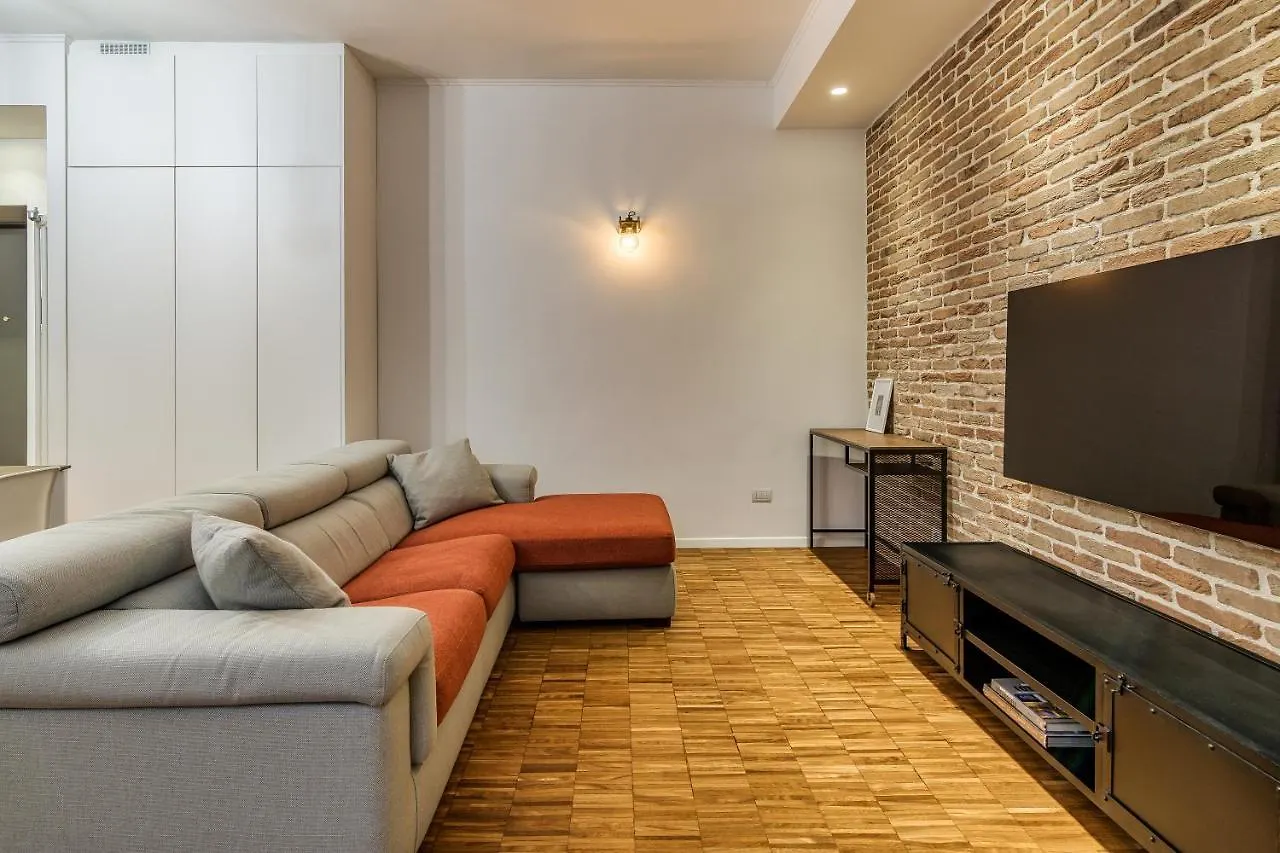 Beplace Apartments In Isola Milan